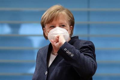 Меркель прокомментировала высылку дипломатов из России