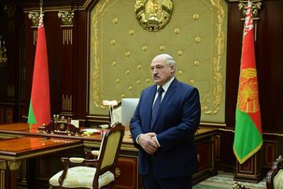 Лукашенко потребовал серьезнее работать с молодежью из-за угрозы «войнушки»
