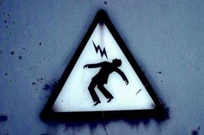 Поспорил: В Одессе подростка ударило током, когда он намеренно взялся за высоковольтные провода