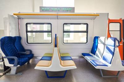 Новая мебель для пригородных поездов: Укрзализныця показала варианты – фото
