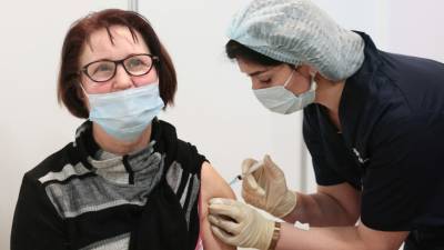 Число вакцинированных в мире превысило число заразившихся COVID-19