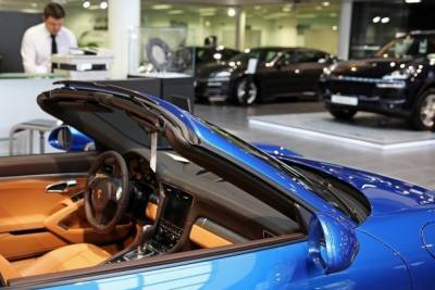 Цены на автомобили в России выросли на 7% за год
