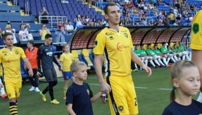 Кристалл просматривает полузащитника Климакова. Он был дисквалифицирован в Армении за договорные матчи
