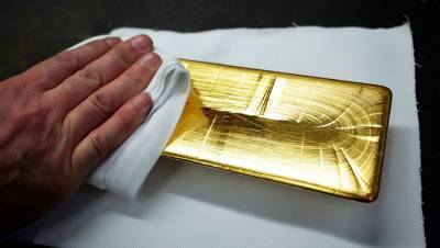 Россия увеличила экспорт золота в три раза