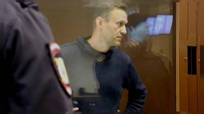 Процесс Навального возобновится 12 февраля