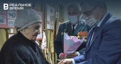 В Татарстане утерянную 70 лет назад медаль фронтовика вернули его 92-летней сестре