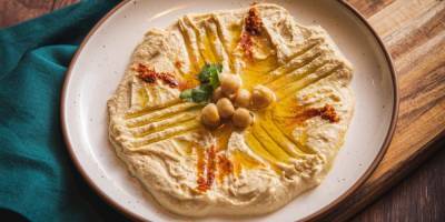«Вкуснее только в Израиле». Рецепт домашнего хумуса от Татьяны Литвиновой