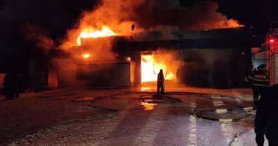 Потушен крупный пожар на складе спортинвентаря в Подмосковье