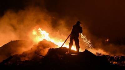Крупный пожар произошел в двухэтажном жилом доме в Мурманской области