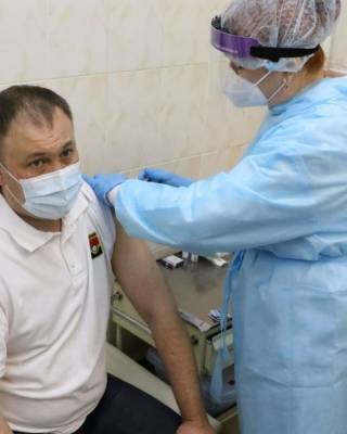 Илья Середюк поставил вторую прививку от коронавируса