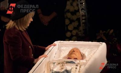У Пугачевой «разглядели» проблемы со спиной и щитовидкой из-за связи с покойником