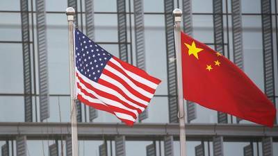 КНР призвала США к исправлению допущенных в отношении Китая ошибок