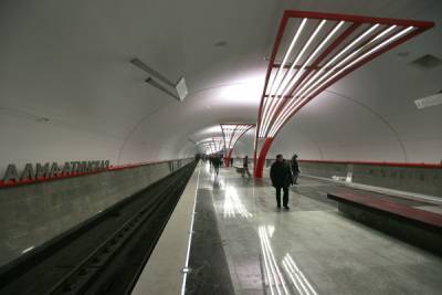 Вестибюль станции метро «Алма-Атинская» возобновил работу в обычном режиме