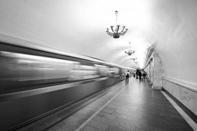 На московской станции метро мужчина угрожал покончить с собой