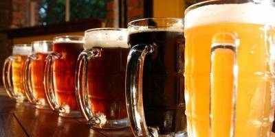 В Британии из-за пандемии коронавируса пабы не продали и вылили 50 млн литров пива - ТЕЛЕГРАФ