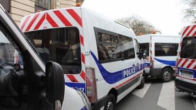Французские спасатели работают на месте взрыва в Бордо