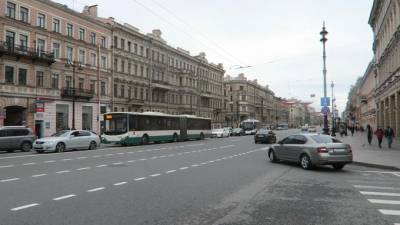 Полиция потребовала приостановить движение общественного транспорта по центру Петербурга