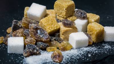 Доктор Мясников объяснил вред замены сахара на фруктозу