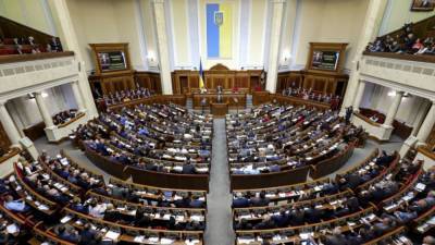 Блокировка украинских телеканалов привела к потасовке в Раде