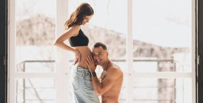 Максим Михайлюк и Дарья Хлыстун ожидают первенца - фото беременной модели в Instagram - ТЕЛЕГРАФ