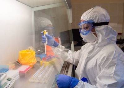 Ходячая лаборатория: медик рассказал, в организме каких больных мутирует коронавирус