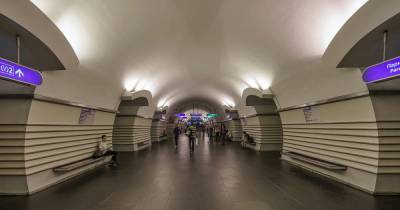 Станцию "Невский проспект" в Петербурге закрыли для входа и выхода