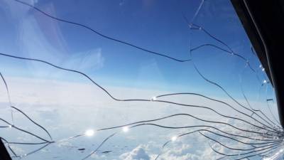 Самолет экстренно приземлился в Нижнем Новгороде с трещиной в лобовом стекле