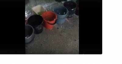 Крыша протекла. В казанской школе ставят ведра, чтобы «собрать» воду – Учительская газета