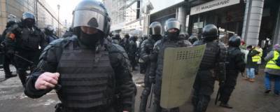 В Петербурге к сторонникам Навального с обысками пришли силовики