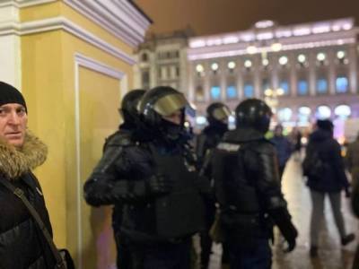 «Митингует полиция»: петербуржцев возмутило перекрытие города