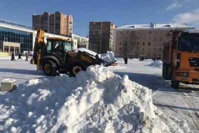 Более 50 человек очищают улицы Рязани от снега