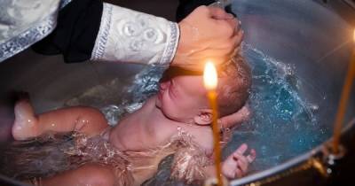 В Румынии священник утопил младенца во время крещения (ВИДЕО)