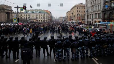 В Петербурге власти перекрыли центр - хотя митинги не запланированы