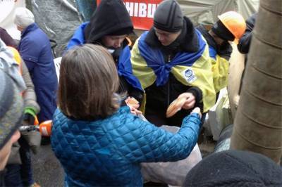 Слуцкий: Мы не позволим раздавать печеньки Госдепа на российских улицах