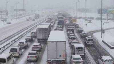 На Киев надвигается непогода: столицу закрывают для грузовиков