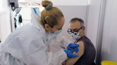 Чехия планирует закупать вакцину «Спутник V» без разрешения регулятора ЕС