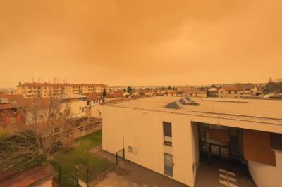 Словно апокалипсис: небо над Францией окрасилось в странный цвет – фото, видео