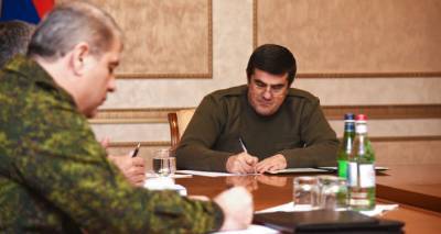 Просят ясности: депутаты парламента Карабаха от АРФД встретились с Араиком Арутюняном
