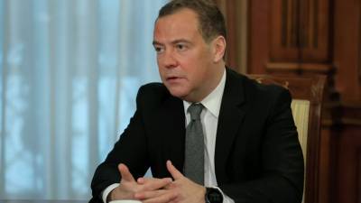 Медведев и Медведчук обсудили блокировку трёх украинских телеканалов