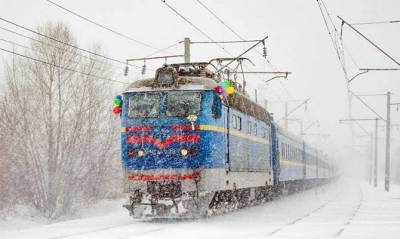 Из-за аварии в Днепропетровской области меняют маршруты движения поездов