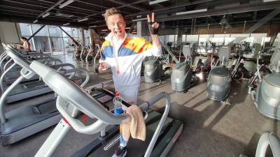 Похудевший Дмитрий Комаров показал, как тренируется в спортзале – фото и видео