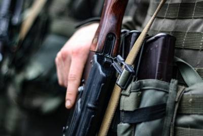 В Донбассе подорвались трое военных. Двое погибли, третьего спасают медики
