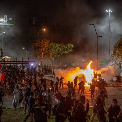 В Чили начались протесты после убийства полицейским жонглера