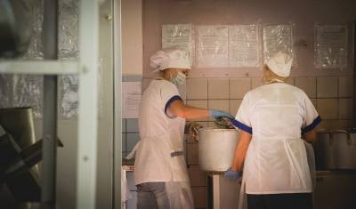 Жительница Тобольска жалуется на еду в инфекционном отделении больницы