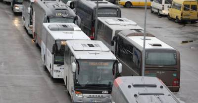 Инфицированные Covid-19 пассажиры ехали в автобусах Рига-Олайне и Рига-Резекне