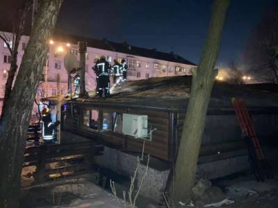 В Киеве рядом с домом Шевченко горел ресторан (ФОТО)