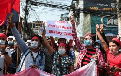 Переворот в Мьянме: протестующие потребовали освободить президента