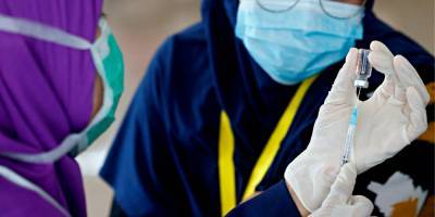 В Иране анонсировали начало вакцинации от коронавируса на следующей неделе