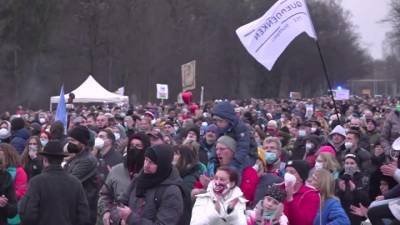 На границе Австрии и Германии прошел митинг ковид-диссидентов