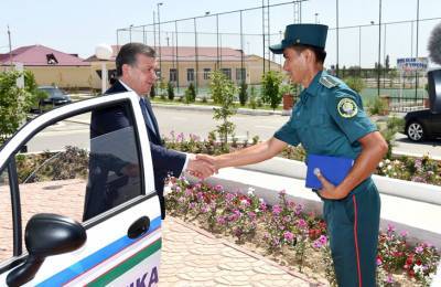 За что узбекским милиционерам повысят зарплату